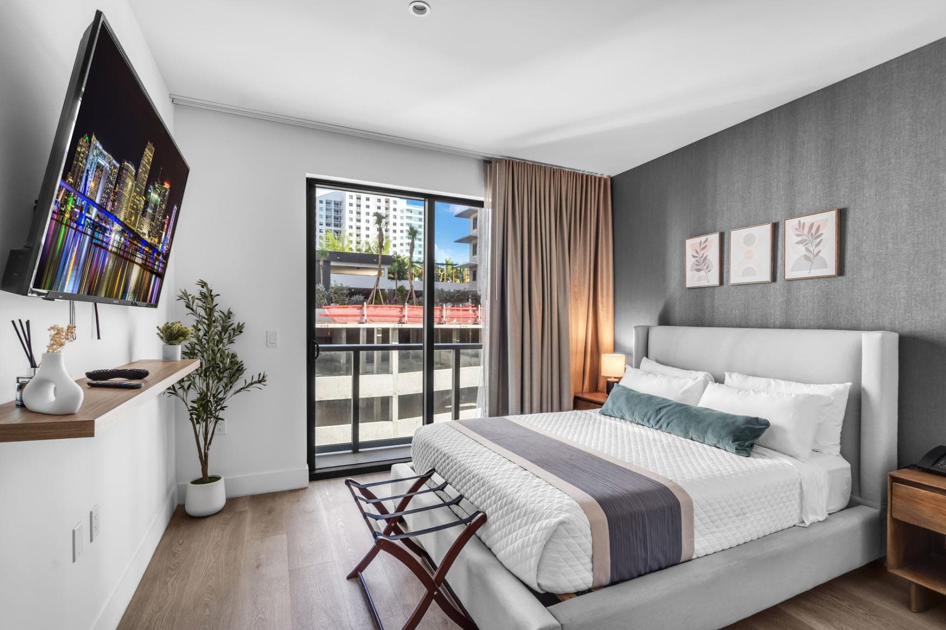 Brickell Vibe | Bright & Modern 7th Floor Retreat in Miami, FL 33131